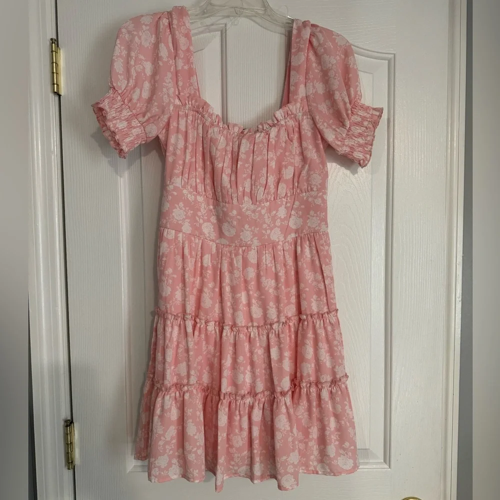New with Tags Trixxi Pink and White Floral Dress Size Medium